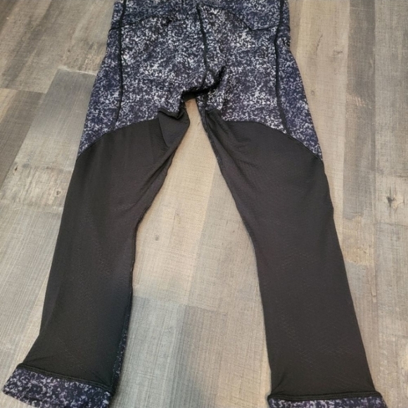 Lululemon Journey Crop - Picture 7 of 10